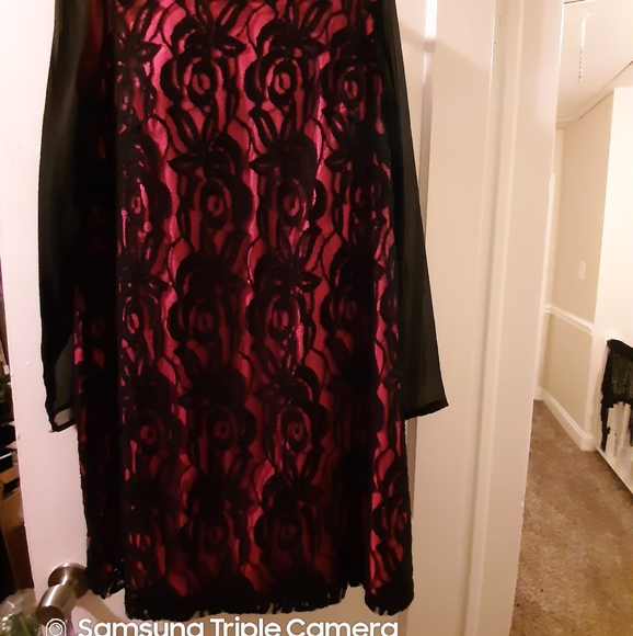 Dress - Picture 3 of 4